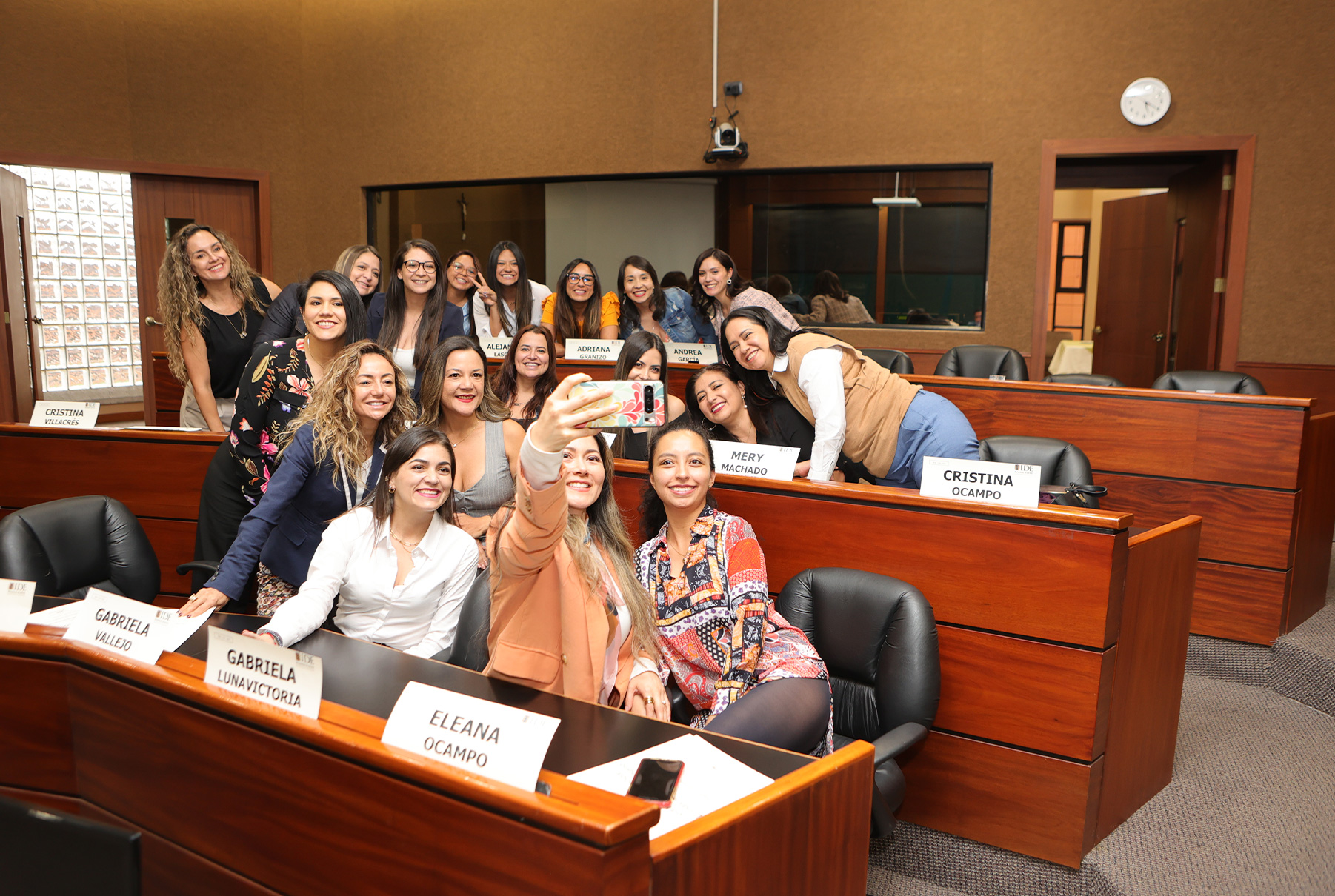 PEW – Promising Executive Woman