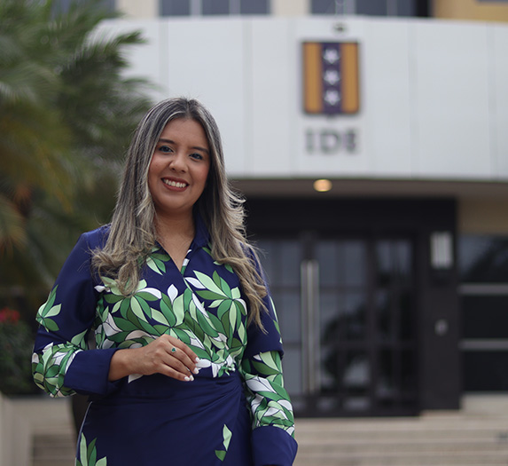 PEW – Promising Executive Woman